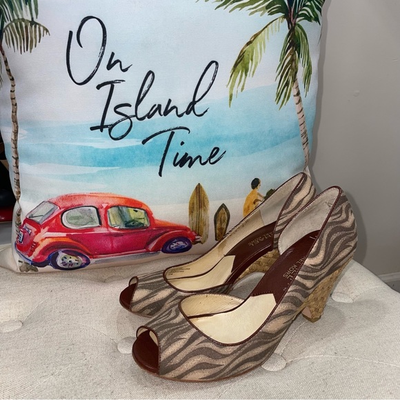 Michael Kors Safari Zebra Print Open Toe Wood Heel Size 5.5M - Picture 1 of 11